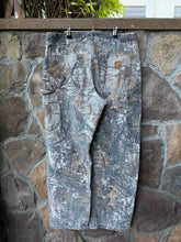 Load image into Gallery viewer, 34| Camo Carhartt Carpenter Pants
