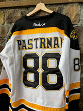 Load image into Gallery viewer, 54| Boston Bruins Hockey Jersey
