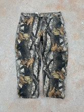 Load image into Gallery viewer, 42| Camo Double Knee Carhartt Pants
