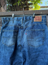 Load image into Gallery viewer, 38| 569 Levi Jorts
