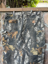 Load image into Gallery viewer, 40| Camo Carhartt Pants
