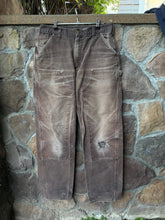 Load image into Gallery viewer, 33| Brown Carhartt Double Knee Jeans
