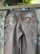Load image into Gallery viewer, 33| Brown Carhartt Double Knee Jeans
