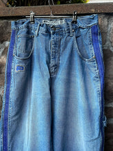 Load image into Gallery viewer, 38| 90’s Plugg Rave Jeans
