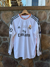 Load image into Gallery viewer, M| Real Madrid Jersey
