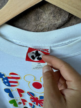Load image into Gallery viewer, XXL| Disney Epcot Crewneck
