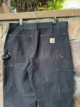 Load image into Gallery viewer, 34| Black Carhartt Double Knee Jeans
