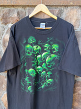 Load image into Gallery viewer, Xl| Skulls T-Shirt
