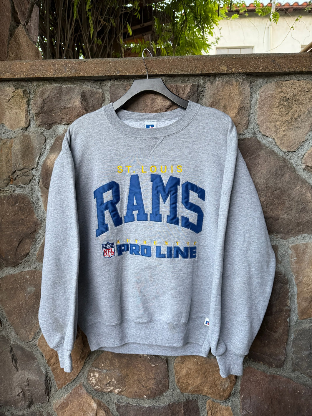 M| St. Louis Rams Crewneck