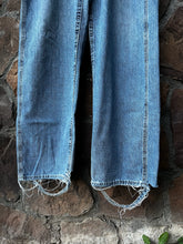 Load image into Gallery viewer, 32| Lee Dungarees Carpenter Jeans
