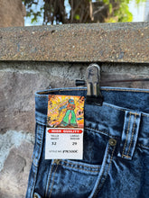 Load image into Gallery viewer, 32| Pachino Baggy Jeans
